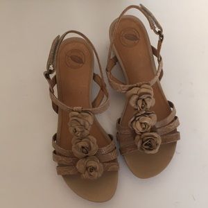 Nurture Spadrilles Wedge Sandals Size 8 M